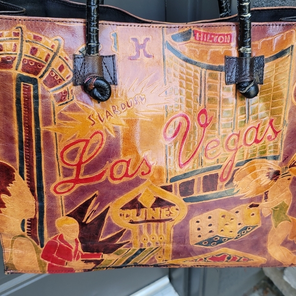 Embossed Las Vegas collectible handbag - Picture 7 of 9